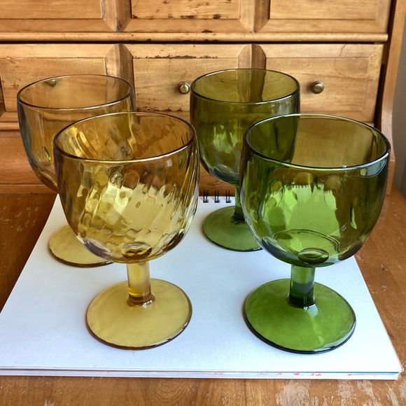 💛💚💛💚 Set of Vintage Green and Yellow Goblets - Picture 1 of 13